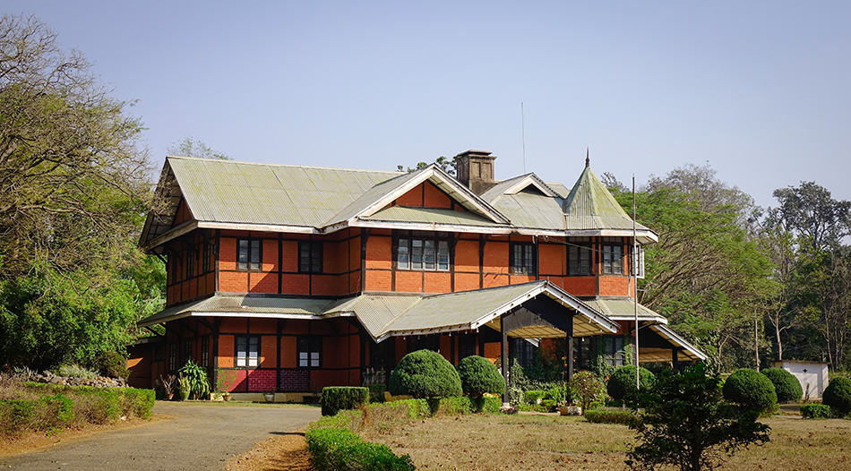 British Colonial style houses