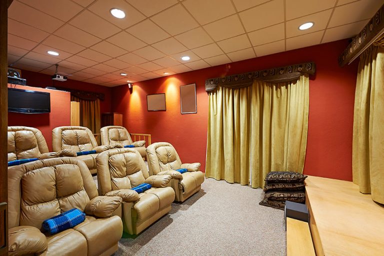 16 Theater Room Decor Ideas for the Ultimate Home Entertainment - Homenish