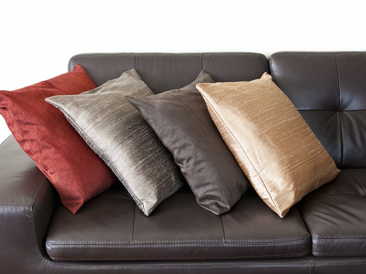 How To Choose Throw Pillows For Your Brown Couch Homenish