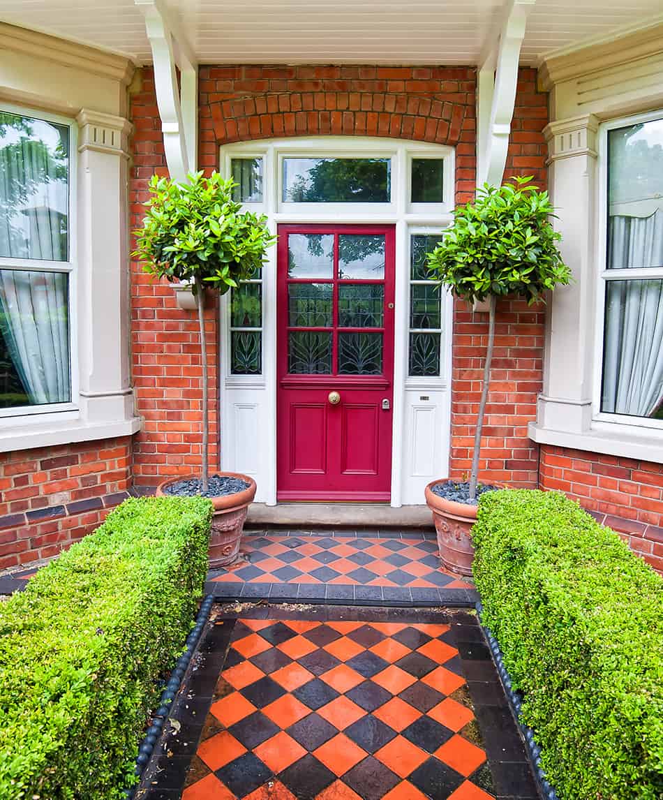 A Red Door to Capture Attention