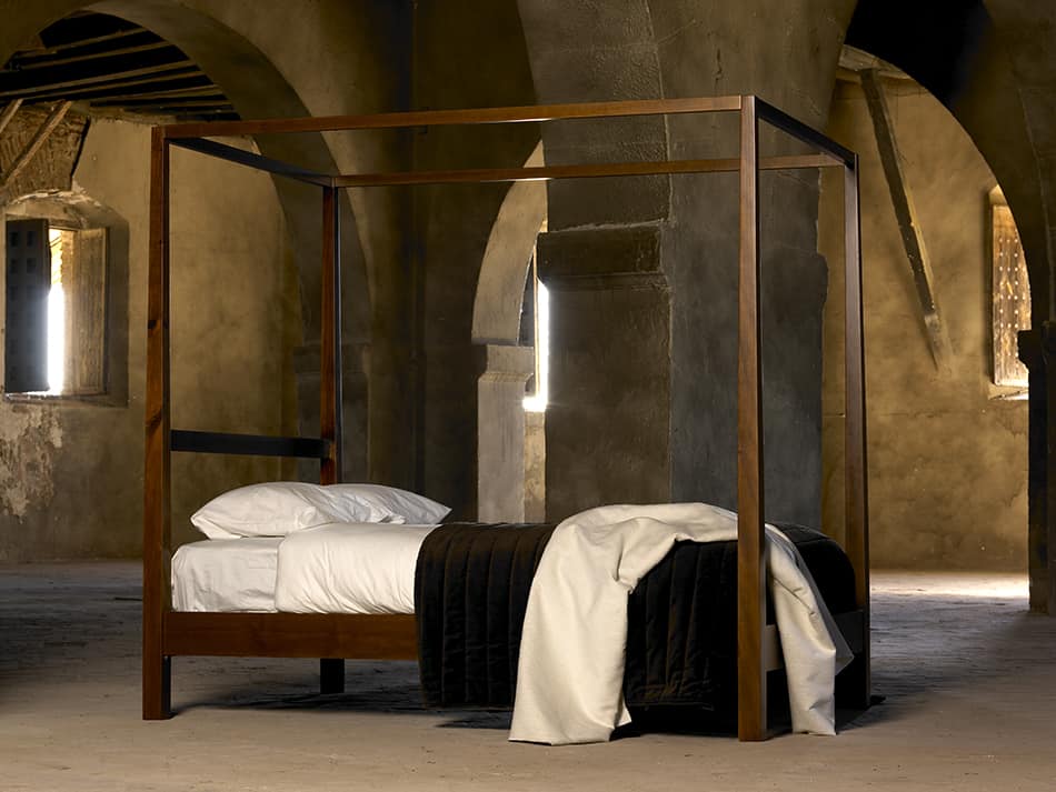 Four Poster