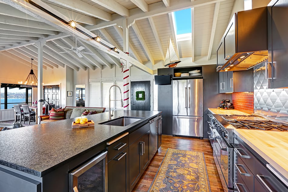 Vaulted Ceiling in a Modern Kitchen