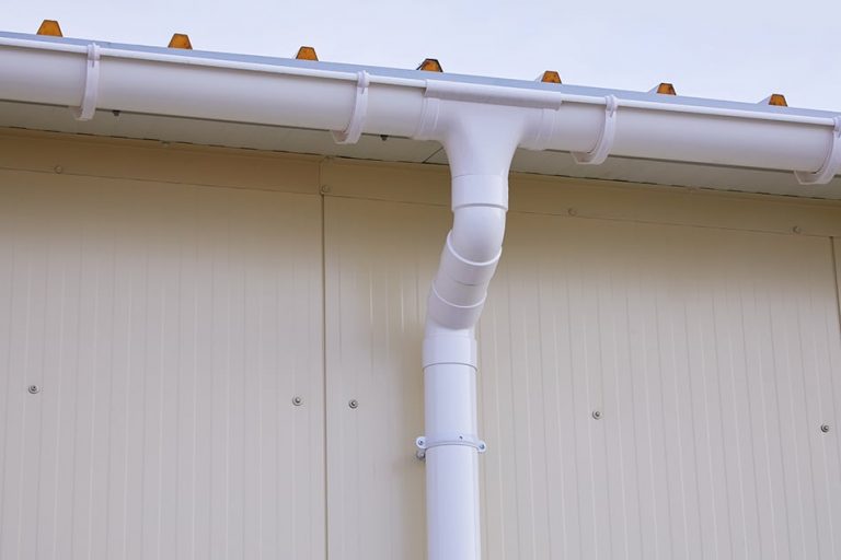 Aluminum Vs. Vinyl Gutters Which Material is Better? Homenish