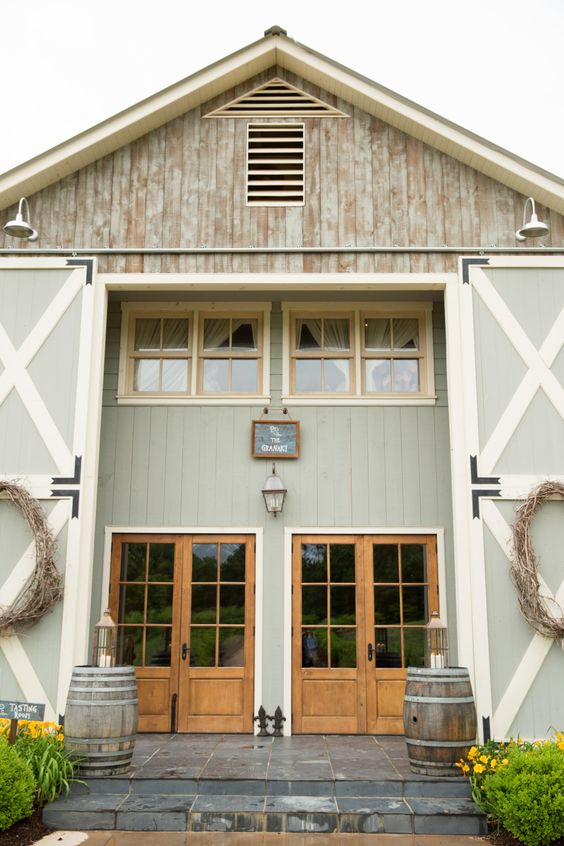 A Three-Story Farmhouse-Style Barndo