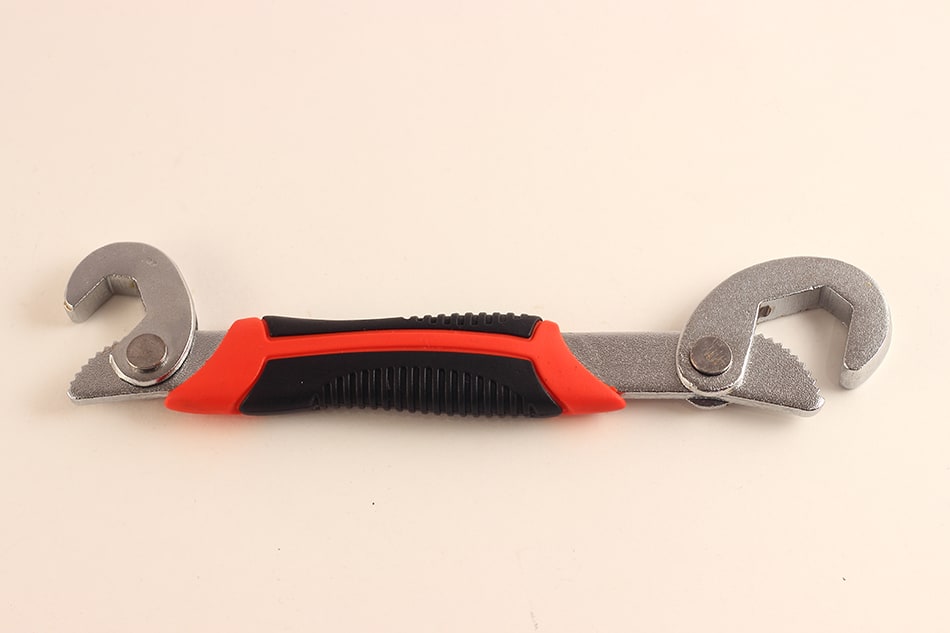 Alligator Wrench