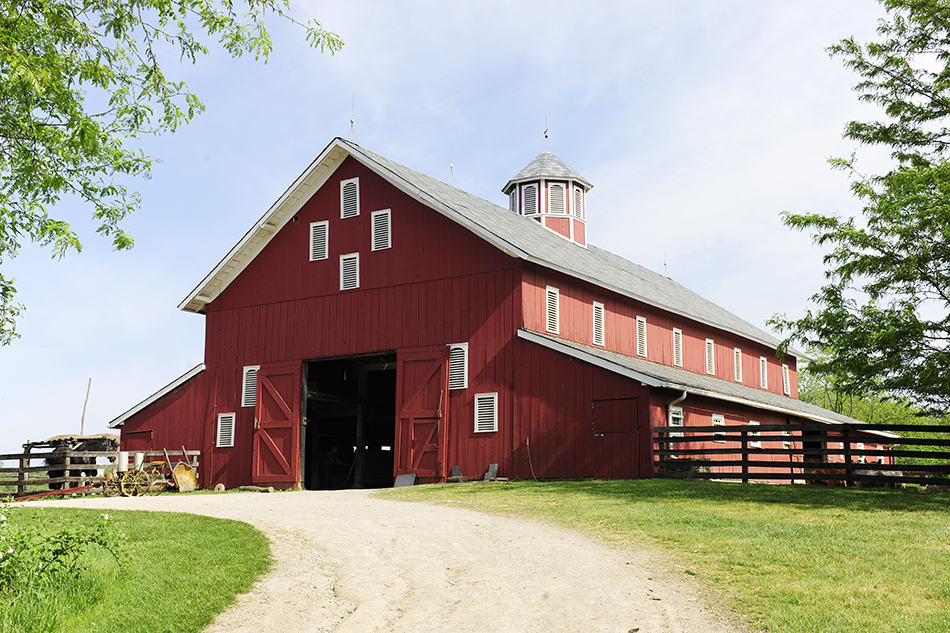 Decide Between a Pole Barn and a Steel Barn