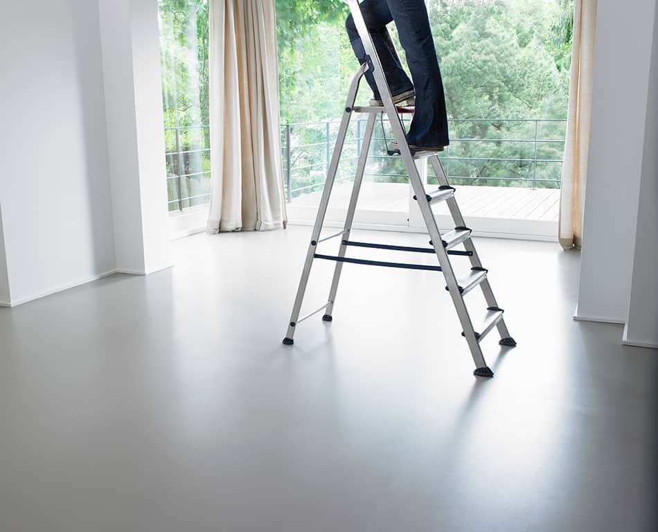 General Safety Tips When Using a Ladder