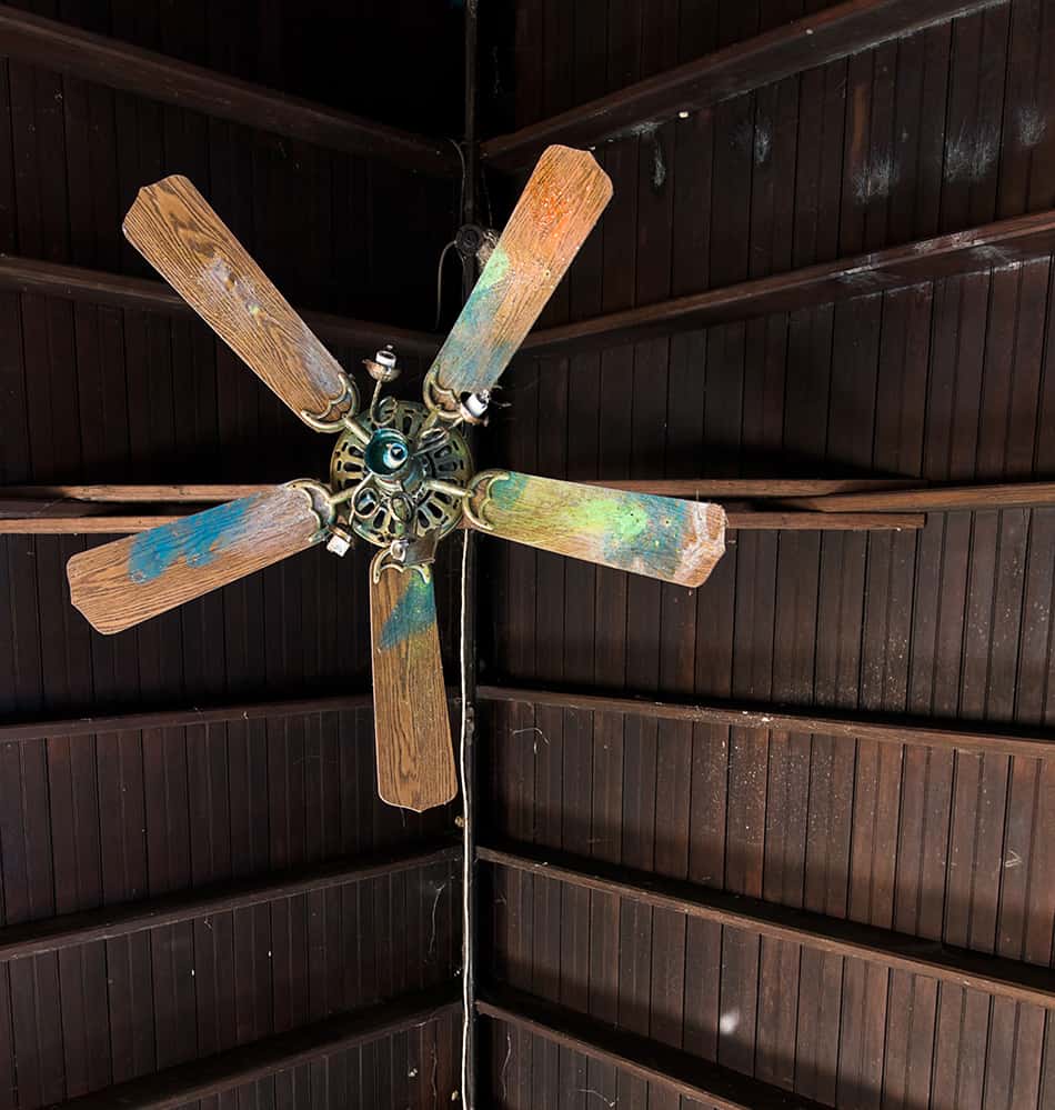 How to Paint Ceiling Fan Blades