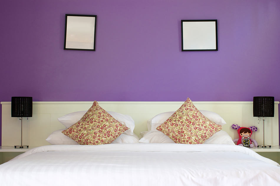 Purple and White for Small Bedrooms