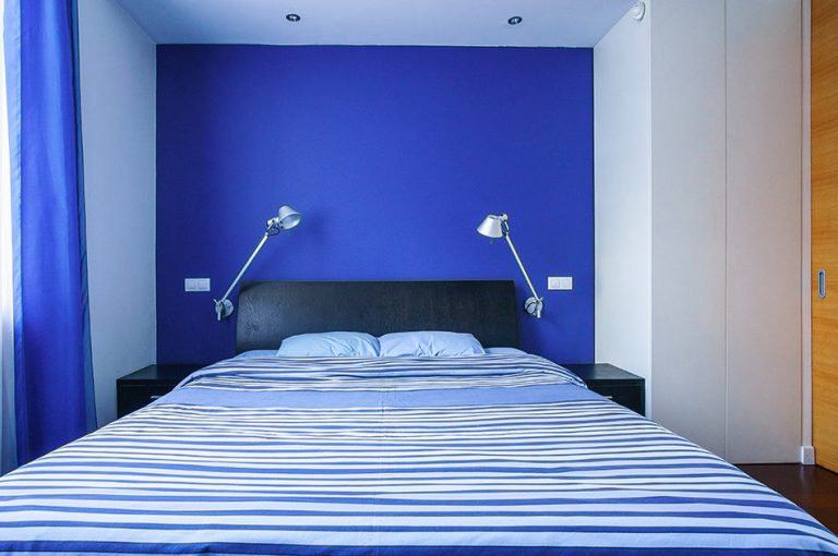 Which Wall Paint Colors Go with Dark Brown Furniture? (14 Colors
