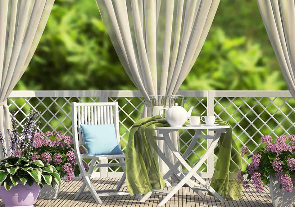 How to Secure Outdoor Curtains