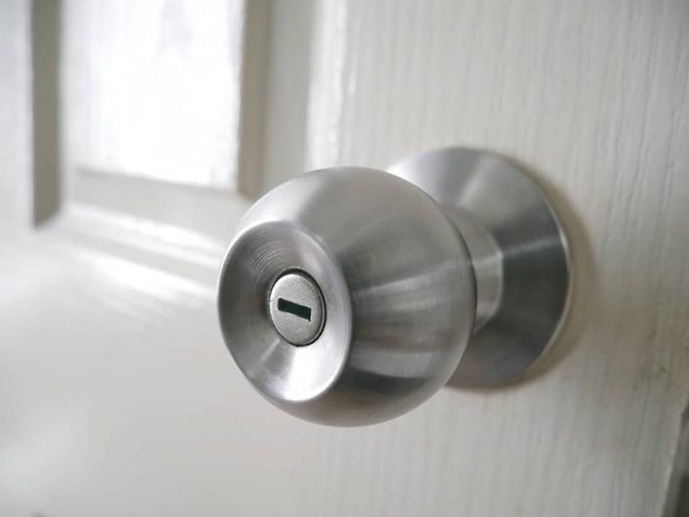 Should Bedroom Have Door Locks? Homenish