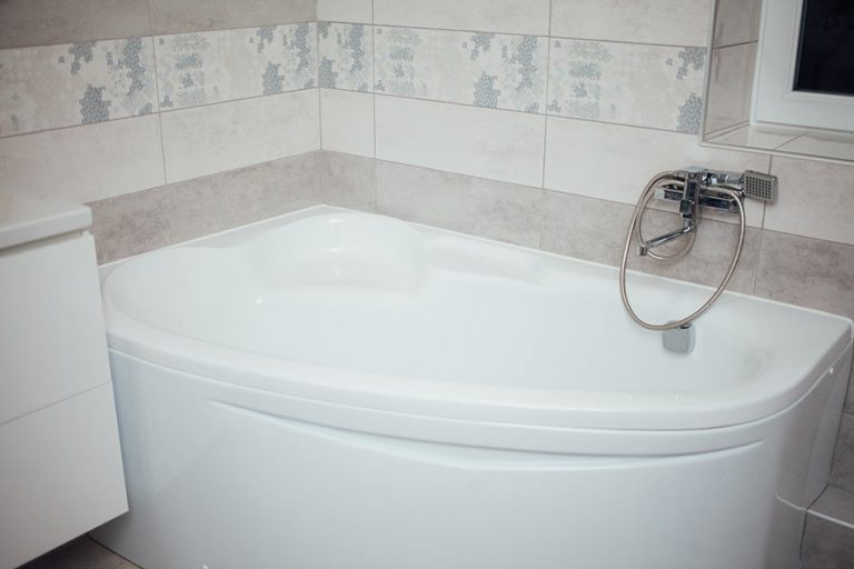17 Types of Bathtubs Explained (Photos Inc.) Homenish