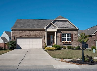 7 Charming Front Door Colors for a Brown House