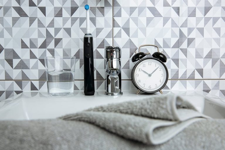 Putting a Clock in the Bathroom Yes or No? Homenish