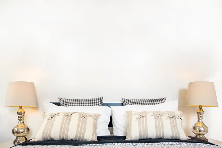 Should All Lamps in a Room Match? Homenish