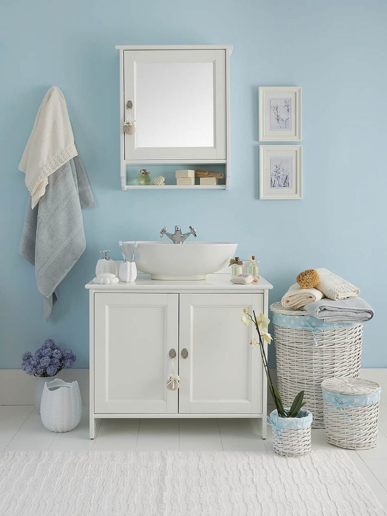 10 Ideal Paint Color for Small Bathroom with No Windows Homenish