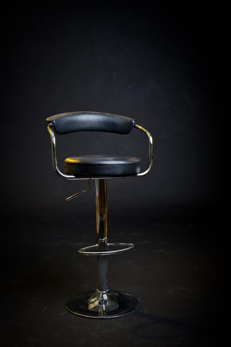 Pedestal Bar Stool