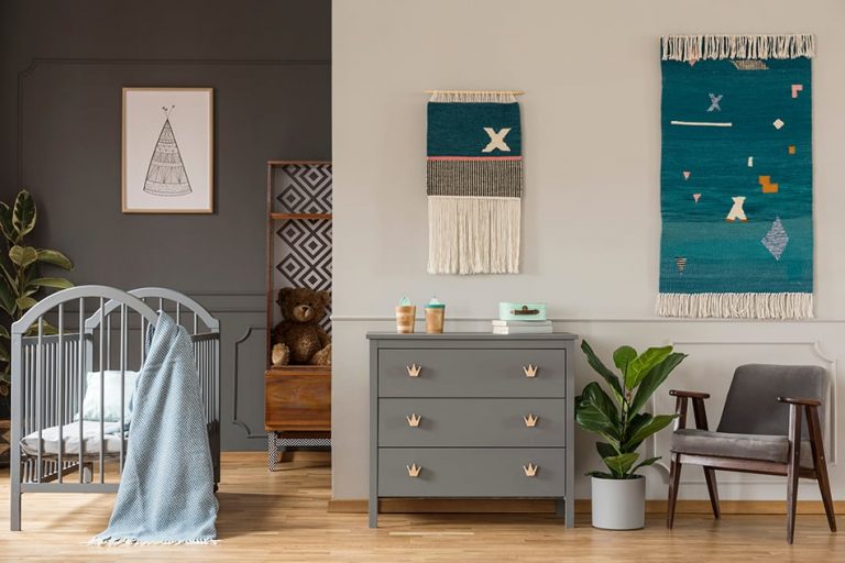 How to Hang a Blanket on a Wall (9 Methods) Homenish