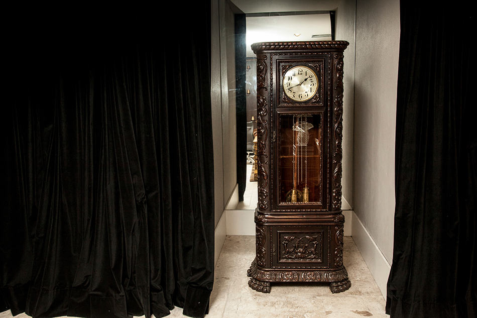 Origin of Grandfather Clocks