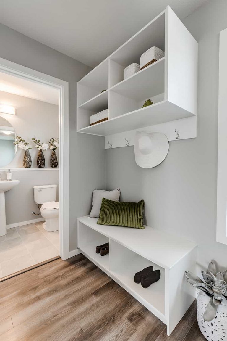 Guide to Mudroom Bench Dimensions (with 3 Drawings) Homenish