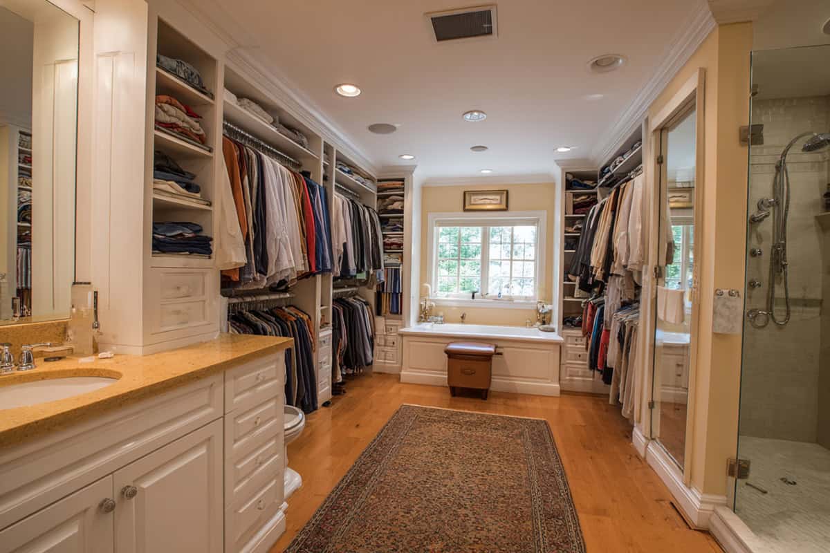 Master bathroom 4