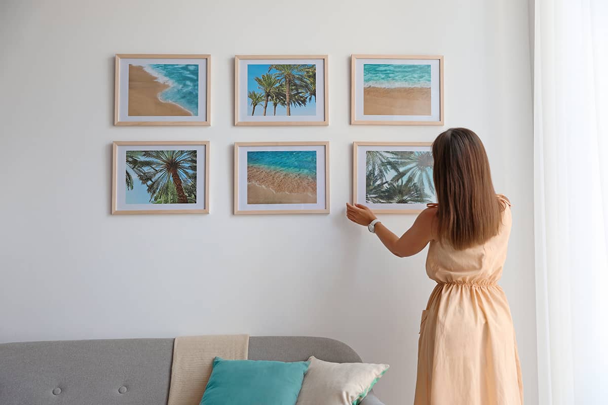 How to hang a picture without wire
