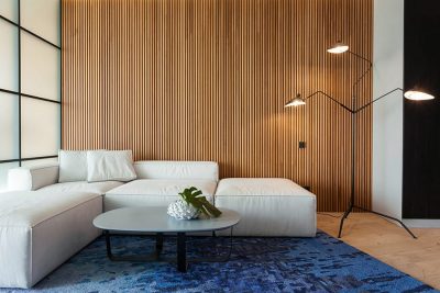 What Colors Go with Wood Paneling