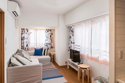 12 Small Living Room with TV Layouts & Floor Plans