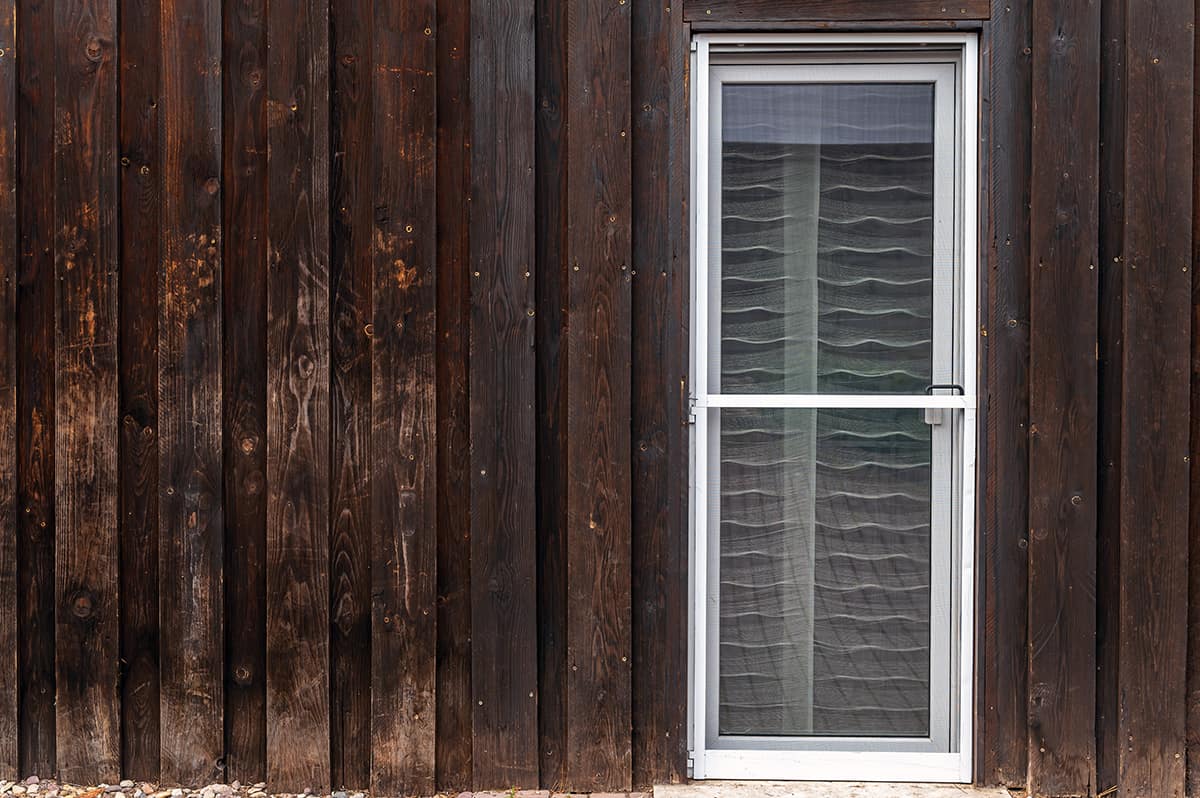 What Color Should a Screen Door Be?