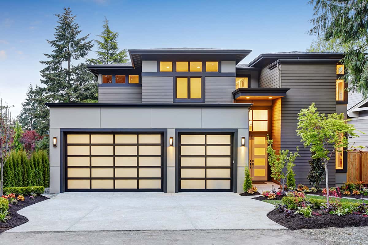 What Color Garage Door Goes with a Gray House?
