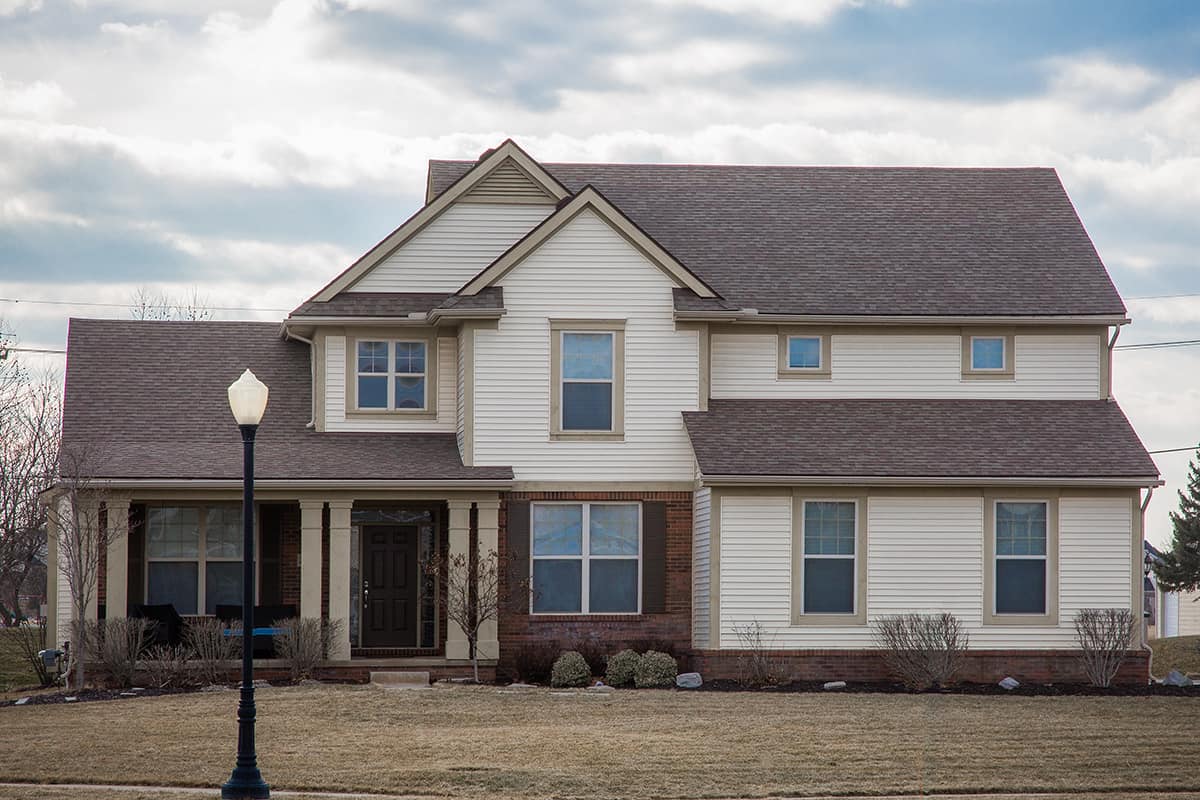 What Color Siding Goes with Brown Brick: 9 Options Explored 