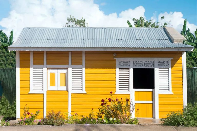 8 Beautiful Beach House Exterior Colors For Inspiration Homenish