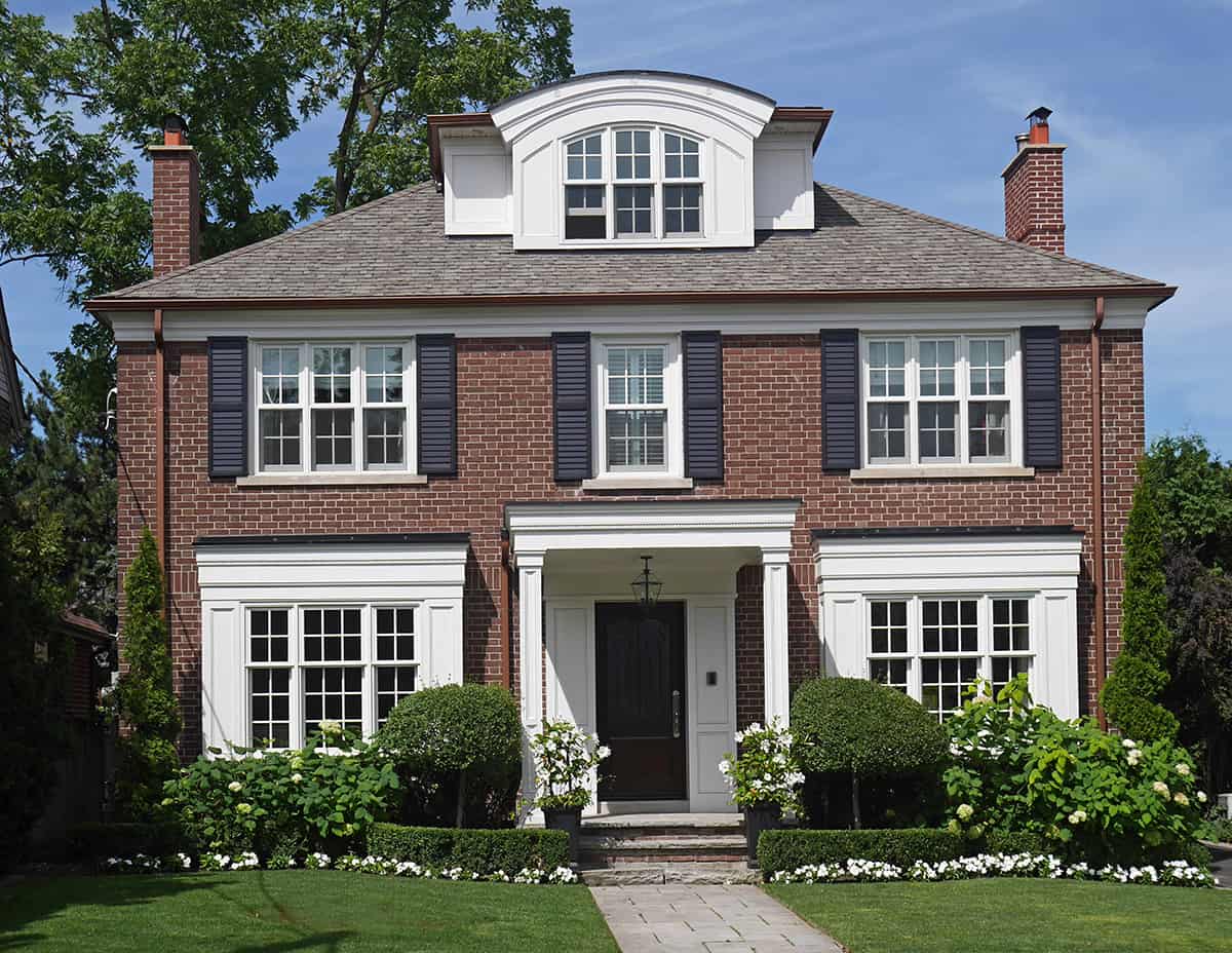 7 Elegant Shutter Colors for Brick House