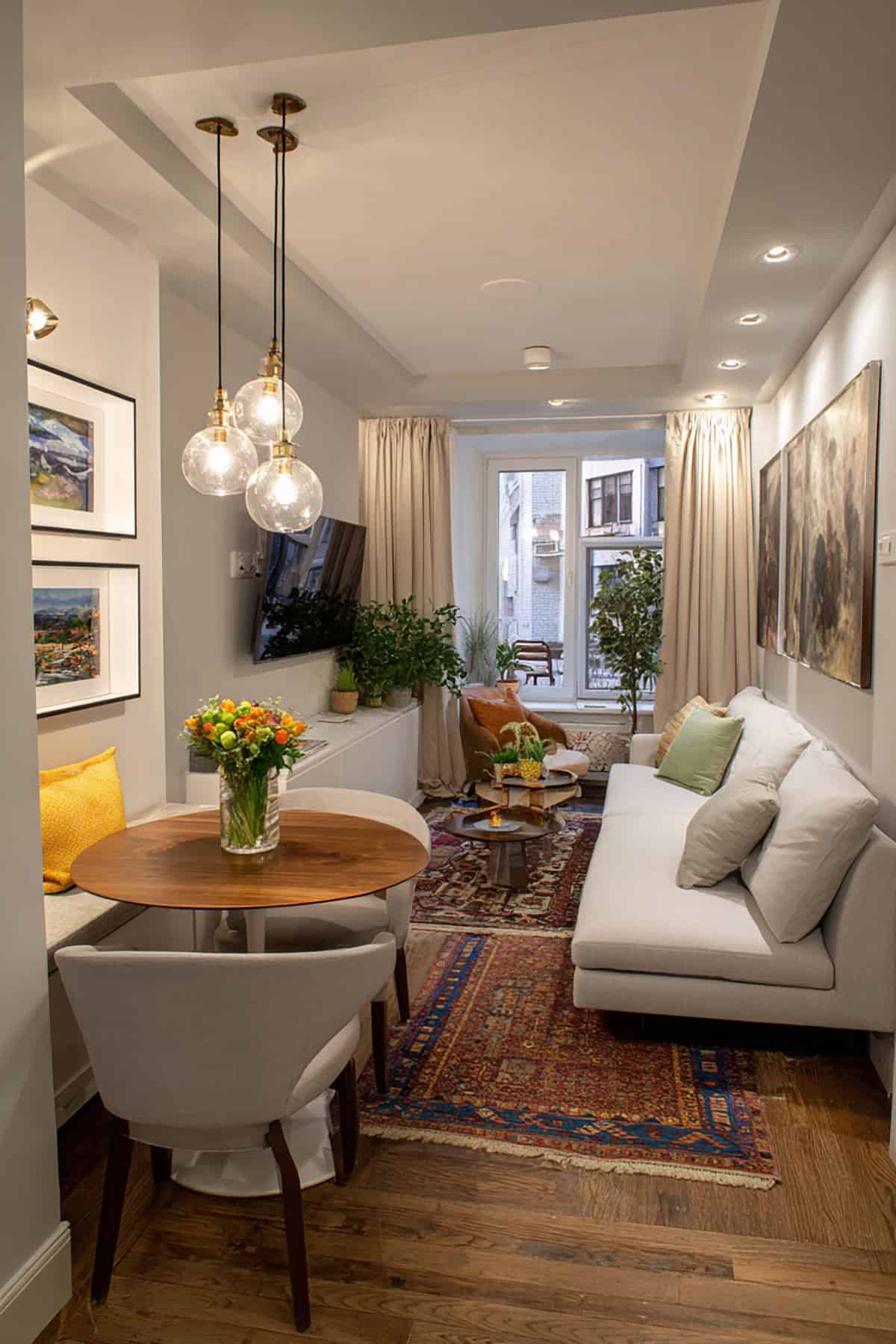 Narrow Dual Purpose Layout With Dining Extensio