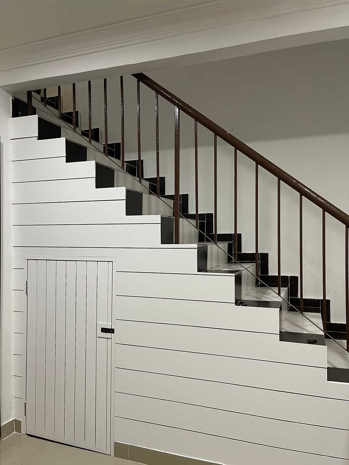 Shiplap to Highlight the Staircase Walls