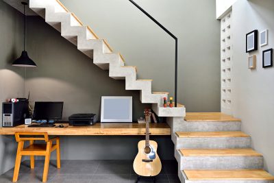 Staircase Wall Color Combination Ideas