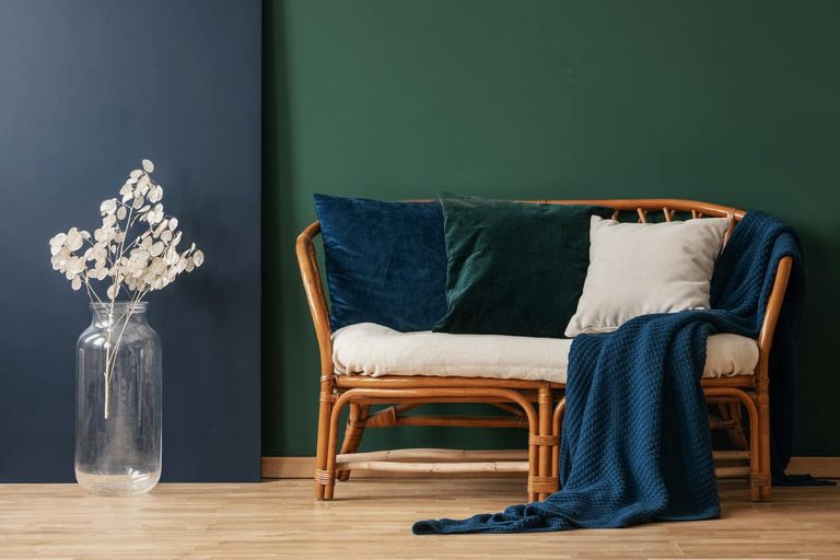 8 Great Colors that Go with Emerald Green Homenish