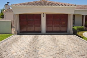 8 Best Garage Door Colors for a White House
