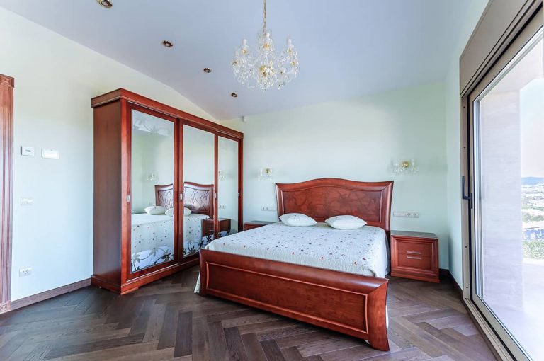 Colors that Go Well with Mahogany Every Time Homenish