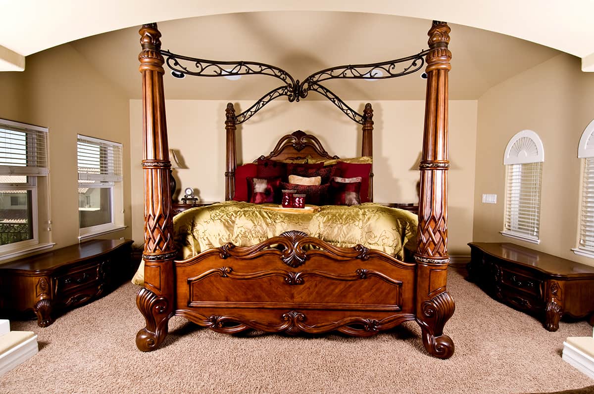 Four Poster Bed