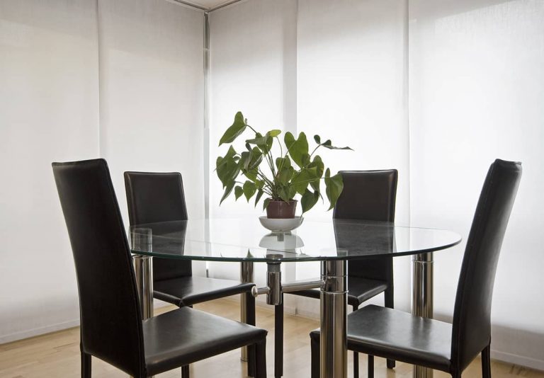 How to Decorate a Glass Dining Table (8 Excellent Ways)