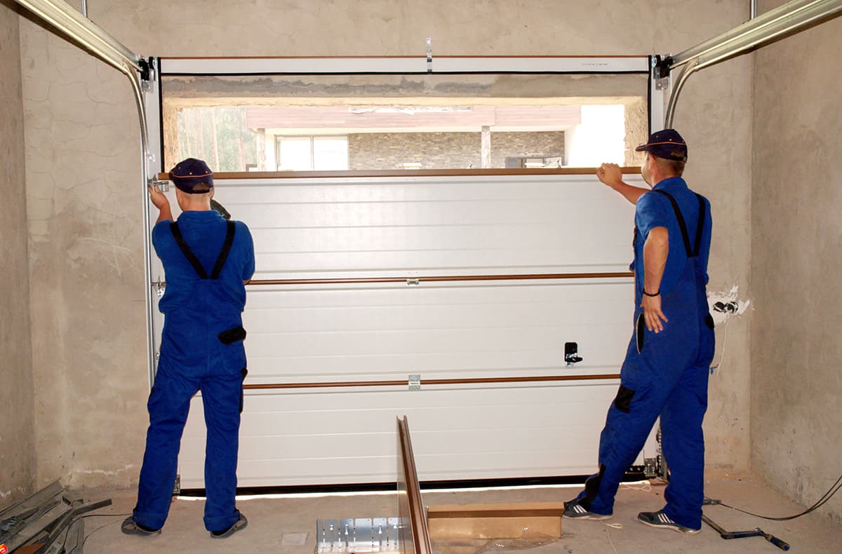 How to Organize Garage Door Installation with Lowes