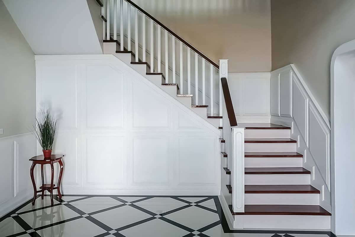 How Much Does It Cost to Replace a Banister