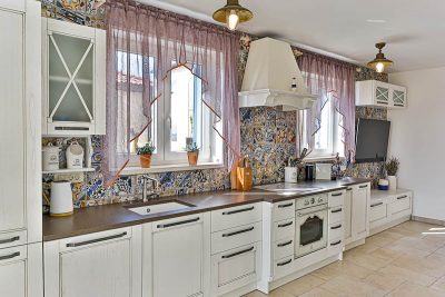 Must Have Kitchen Curtains Above The Sink to Spruce Up Your Space