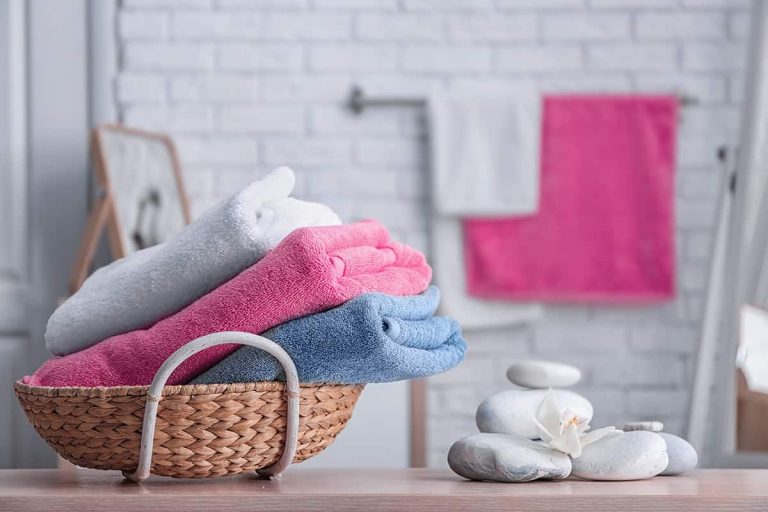 What Are the Best Colors for Bath Towels? Homenish