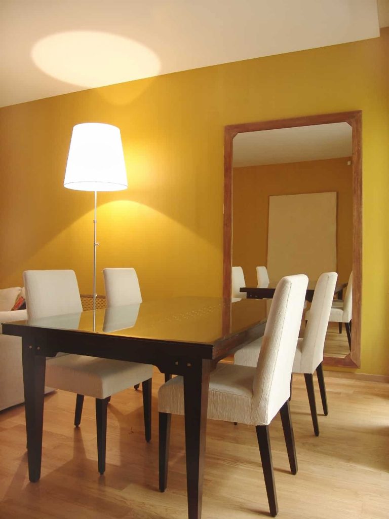 12 Dazzling Dining Room Mirror Ideas for a Touch of Class