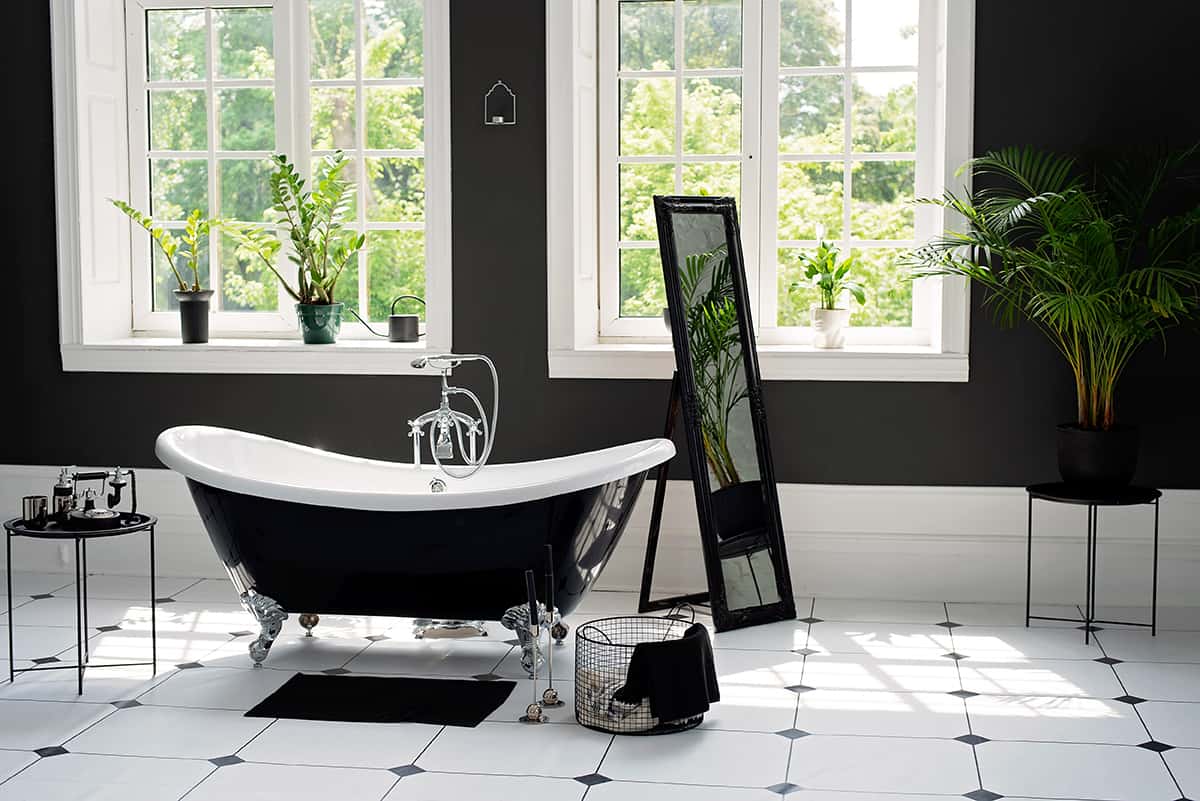 Blacl Tile bathroom