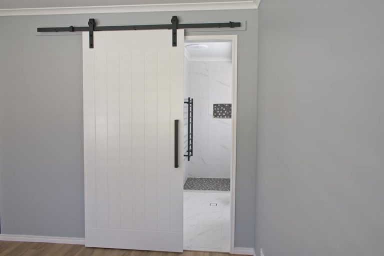 How to Keep Barn Door on Track (Solved) Homenish