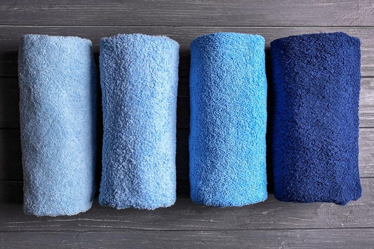 What Color Towels for a Gray Bathroom [9 Great Choices] Homenish